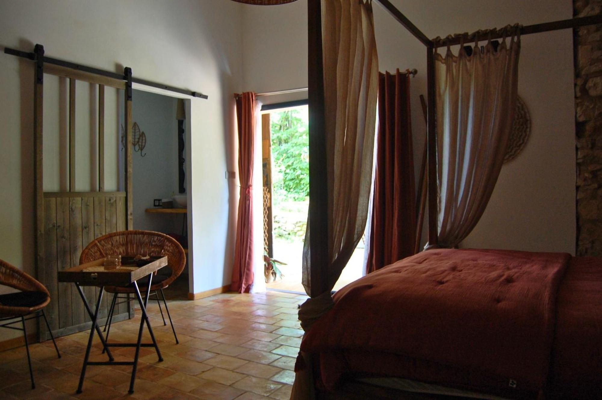 La Bucolique, Chambres Et Jardin D'Hotes 撒波兰 外观 照片